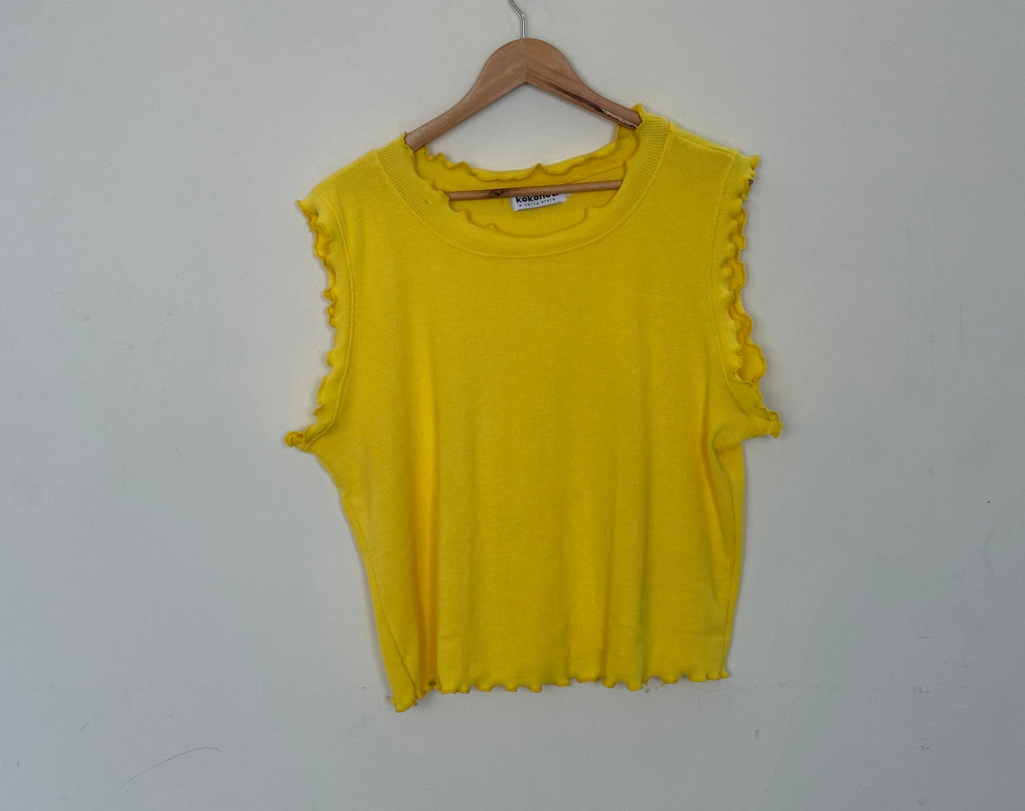 Frilled Sleeveless Ribknit Top