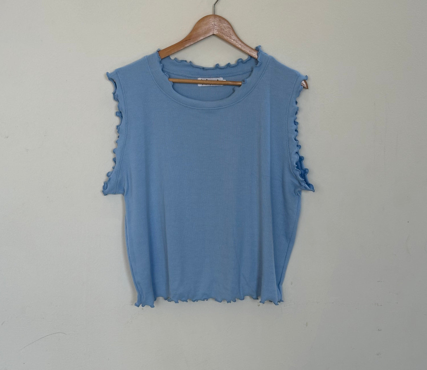 Frilled Sleeveless Ribknit Top