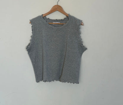 Frilled Sleeveless Ribknit Top