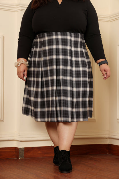 The Black Plaid Pleated Skirt